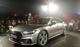 奥迪a7海外爆料最新消息,颠覆设计革新，性能与美学再升级